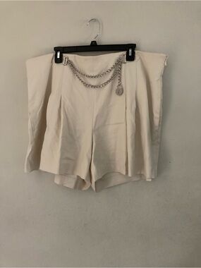 Ralph Lauren Cream High-Waist Tailored Shorts with Silver Chain